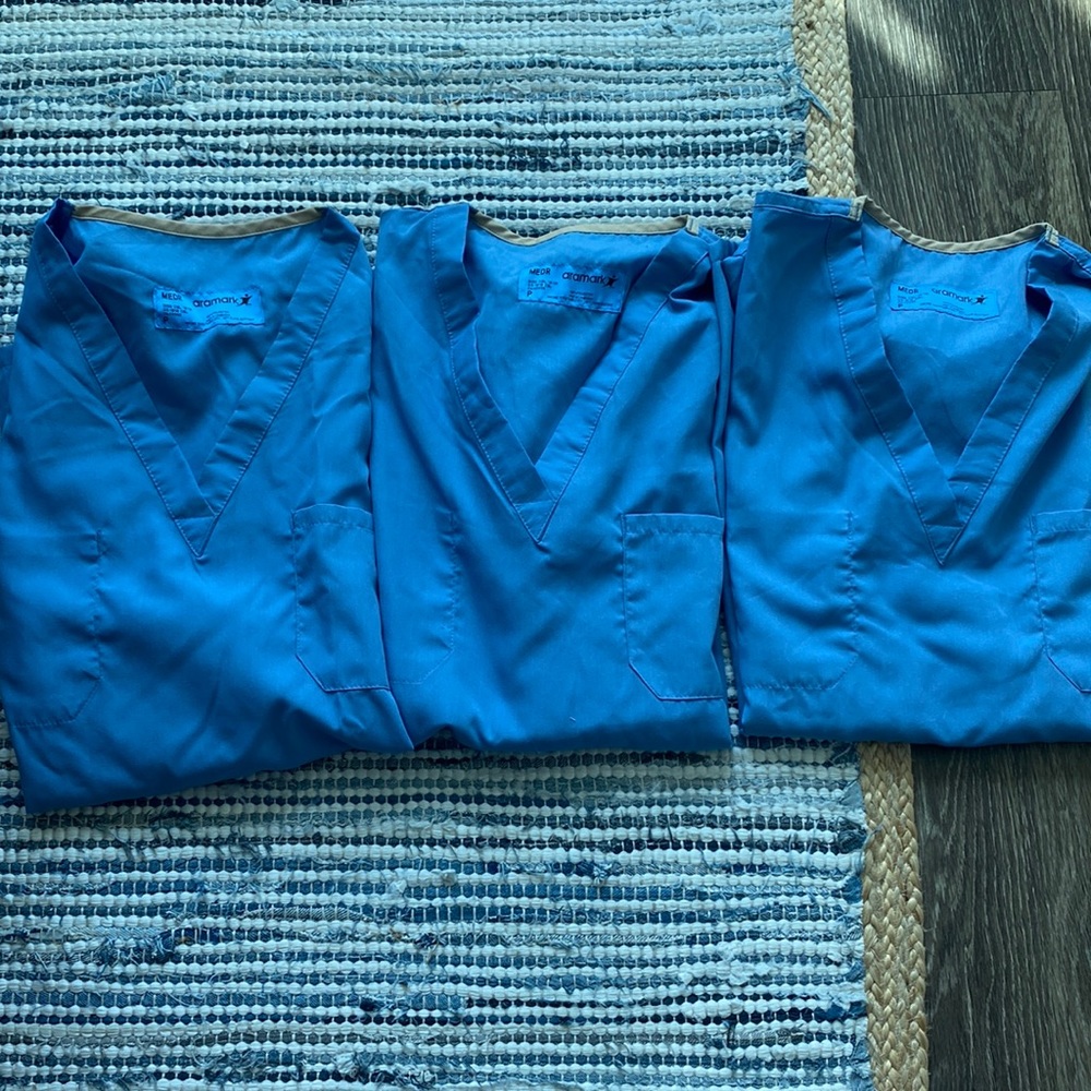 3 Aramark unisex scrub tops. Medium. Ceil blue. Like new.